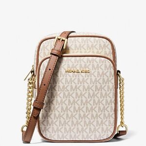 MICHAEL KORS JET SET TRAVEL MEDIUM
LOGO CROSSBODY